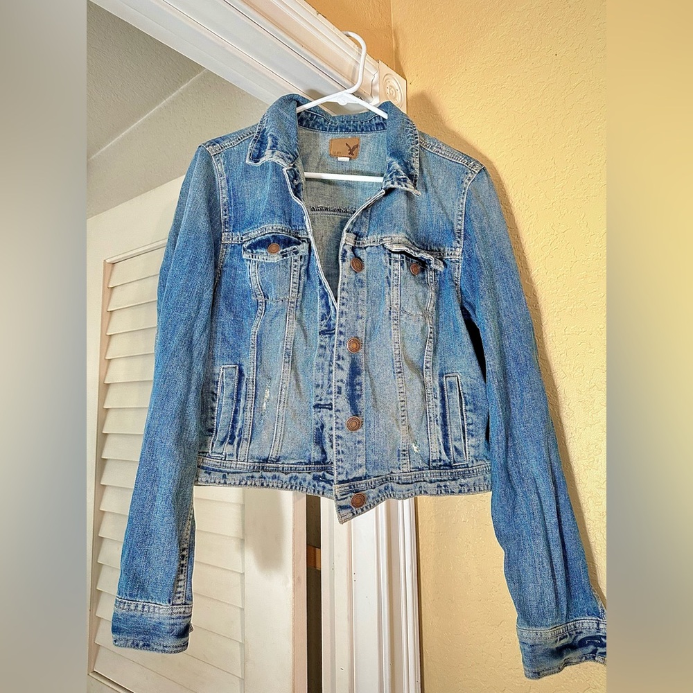 American Eagle Outfitter’s Denim Blue Women's Jean Jacket